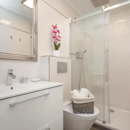 Apartamento Regent 2 *