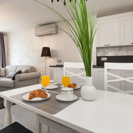 Regent 2 - Exclusive Location *